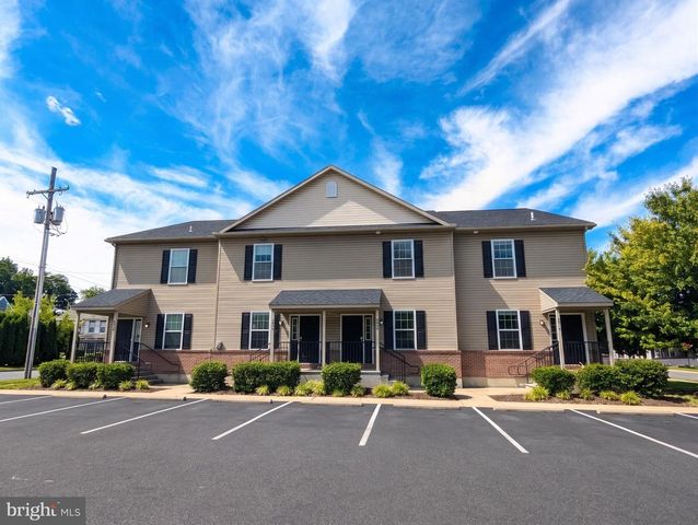 274 GREENWICH ST, Kutztown, PA 19530