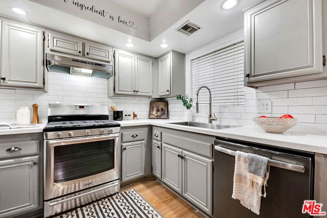 20155 Keswick Street 107, Winnetka, CA 91306