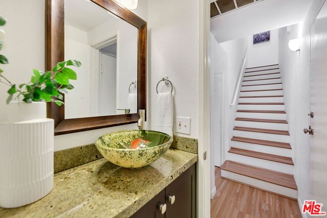 20155 Keswick Street 107, Winnetka, CA 91306