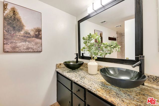 20155 Keswick Street 107, Winnetka, CA 91306