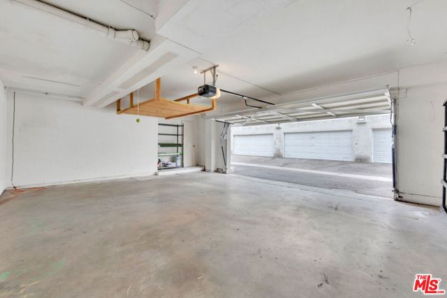20155 Keswick Street 107, Winnetka, CA 91306