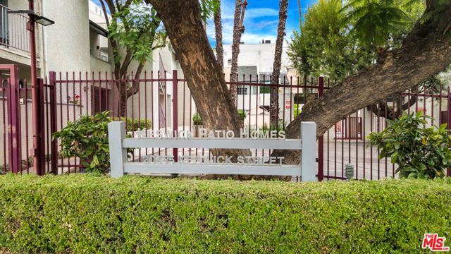 20155 Keswick Street 107, Winnetka, CA 91306