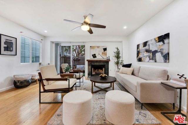 20155 Keswick Street 107, Winnetka, CA 91306