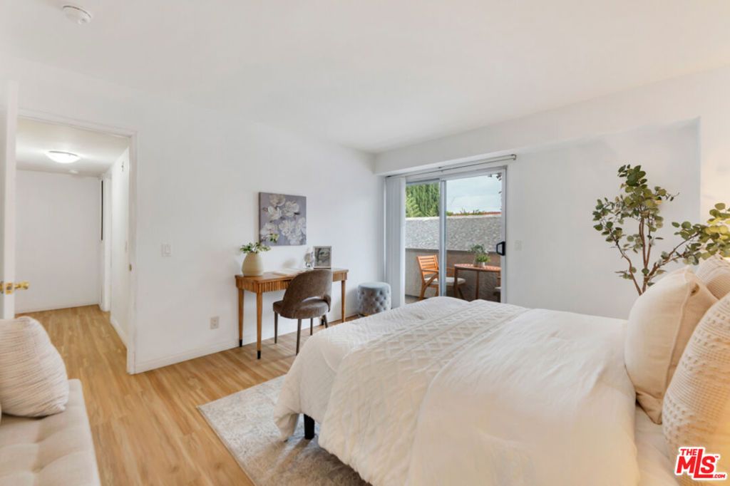 Image 29 of property listing at 20155 Keswick Street 107, Winnetka, CA 91306