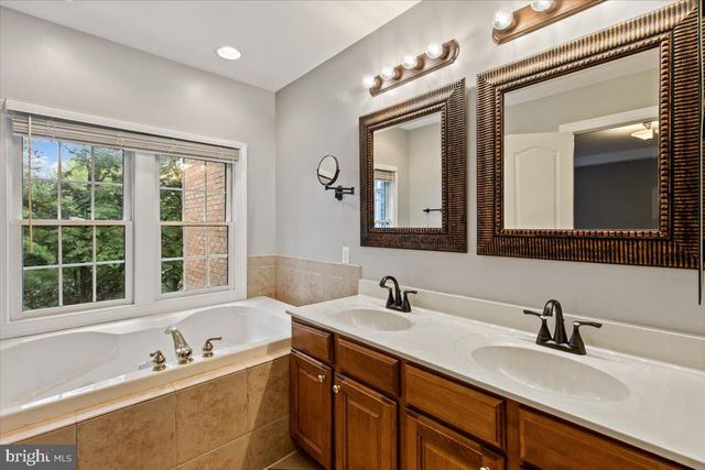 10363 GERSHWIN CT, Oakton, VA 22124