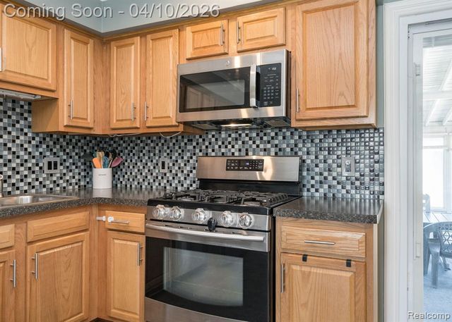 13227 Masonic Boulevard, Warren, MI 48088