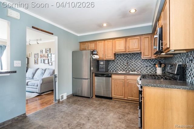 13227 Masonic Boulevard, Warren, MI 48088