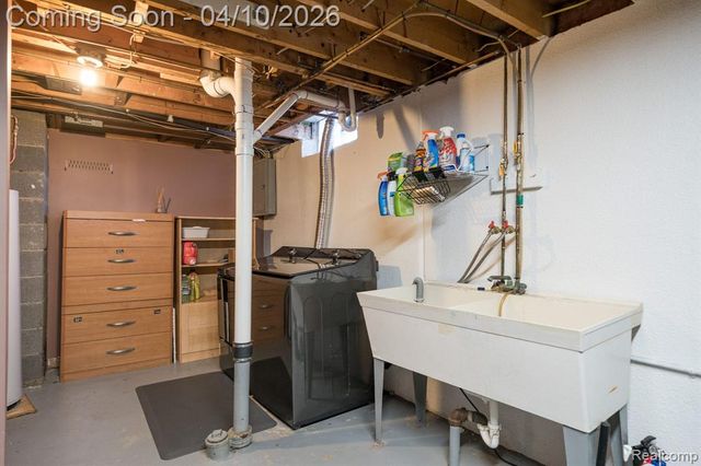 13227 Masonic Boulevard, Warren, MI 48088