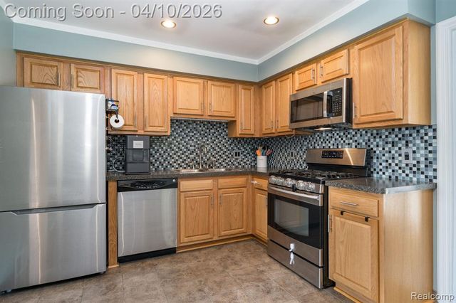 13227 Masonic Boulevard, Warren, MI 48088