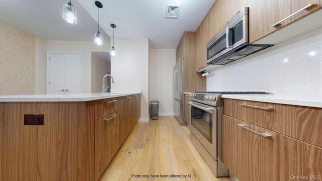 104 W End Avenue 3I, Brooklyn, NY 11235