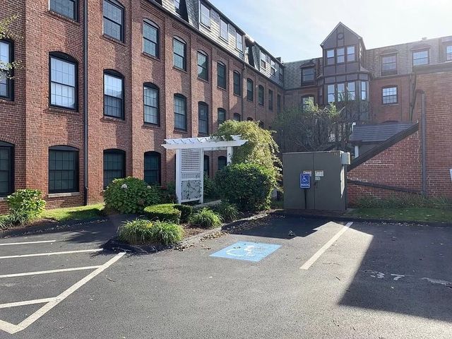 21 Linden St 216, Quincy, MA 02170