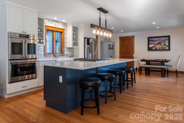 229 Greenleaf Drive, Flat Rock, NC 28731