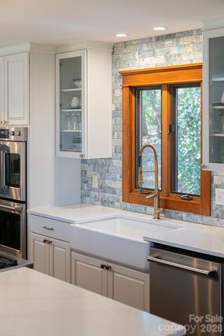 229 Greenleaf Drive, Flat Rock, NC 28731