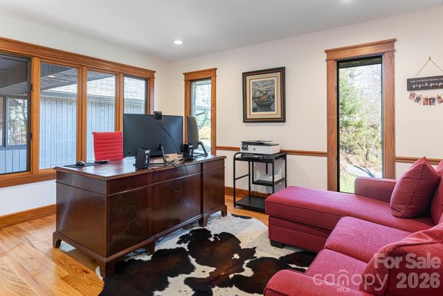 229 Greenleaf Drive, Flat Rock, NC 28731