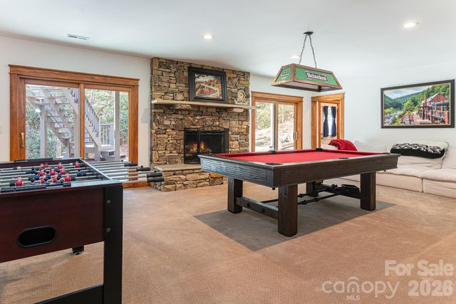 229 Greenleaf Drive, Flat Rock, NC 28731