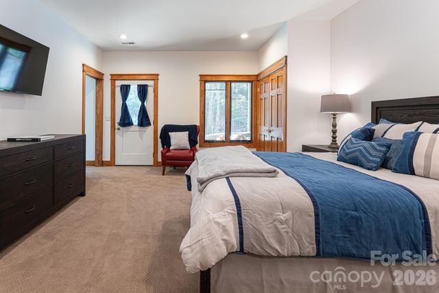 229 Greenleaf Drive, Flat Rock, NC 28731