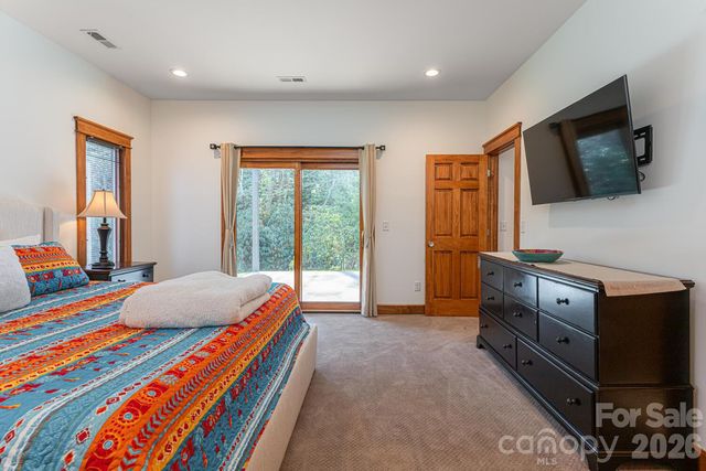 229 Greenleaf Drive, Flat Rock, NC 28731