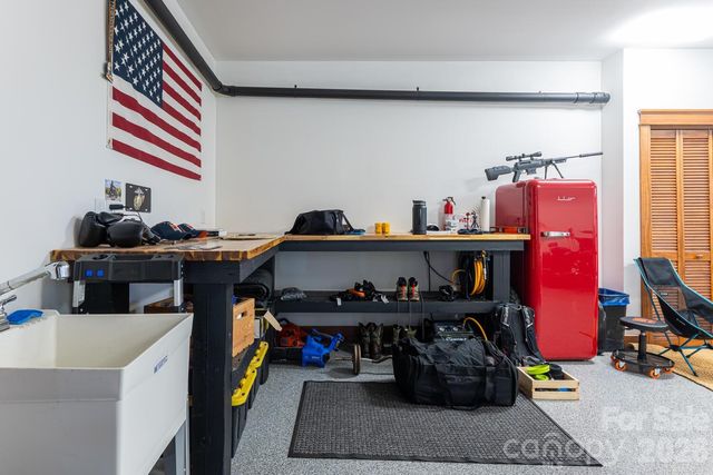 229 Greenleaf Drive, Flat Rock, NC 28731