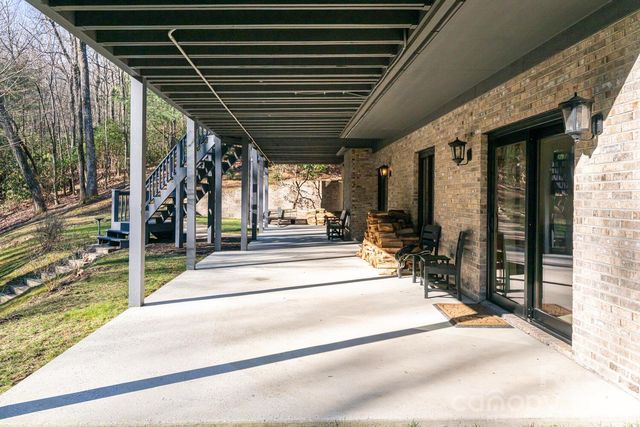 229 Greenleaf Drive, Flat Rock, NC 28731