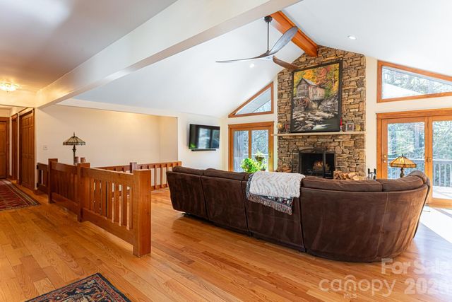 229 Greenleaf Drive, Flat Rock, NC 28731