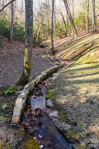 229 Greenleaf Drive, Flat Rock, NC 28731