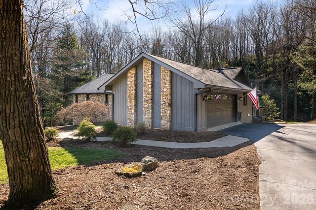 229 Greenleaf Drive, Flat Rock, NC 28731