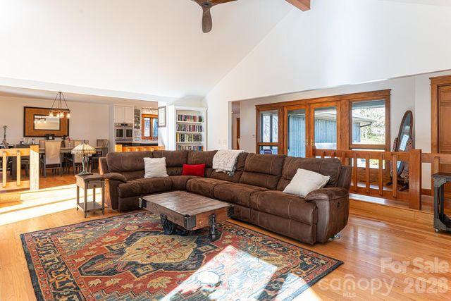 229 Greenleaf Drive, Flat Rock, NC 28731