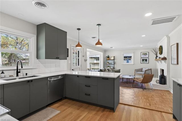 521 Heather DR, Virginia Beach, VA 23462