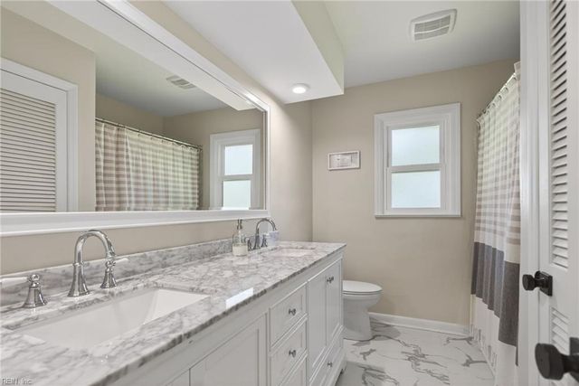 521 Heather DR, Virginia Beach, VA 23462