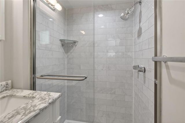 521 Heather DR, Virginia Beach, VA 23462