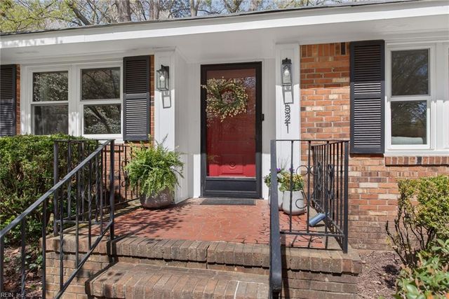 521 Heather DR, Virginia Beach, VA 23462