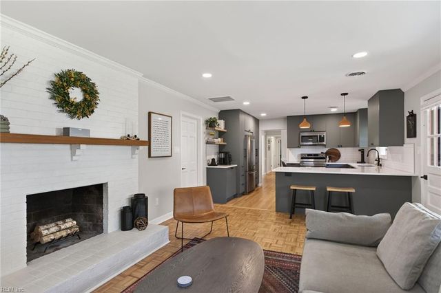 521 Heather DR, Virginia Beach, VA 23462