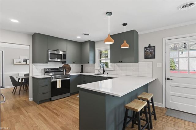 521 Heather DR, Virginia Beach, VA 23462