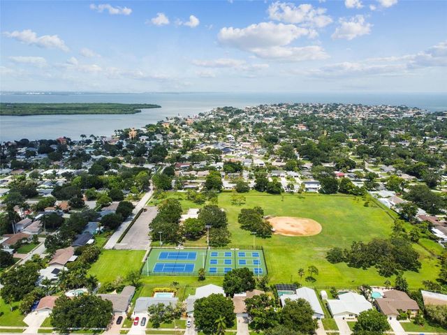 4135 CARSON STREET NE, St Petersburg, FL 33703