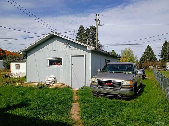 117 Baltic Avenue, Caspian, MI 49915