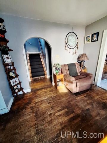 117 Baltic Avenue, Caspian, MI 49915