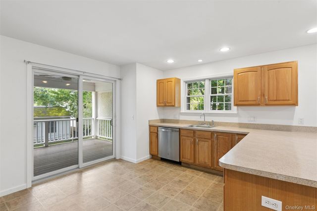 415 1st Street, Greenport, NY 11944