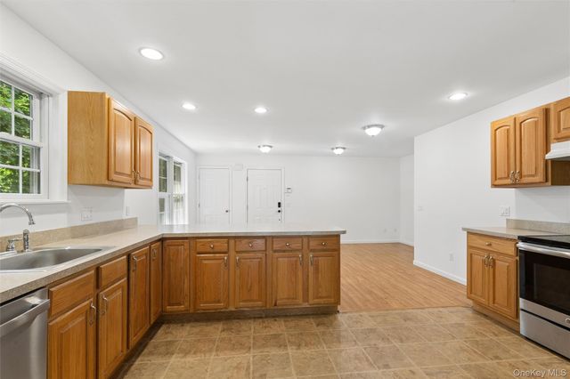 415 1st Street, Greenport, NY 11944