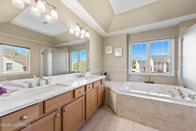 19 Jackson Circle, Ocean Twp, NJ 07712
