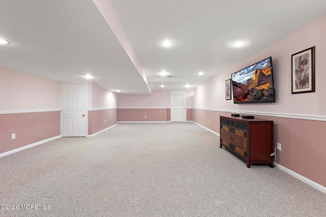 19 Jackson Circle, Ocean Twp, NJ 07712