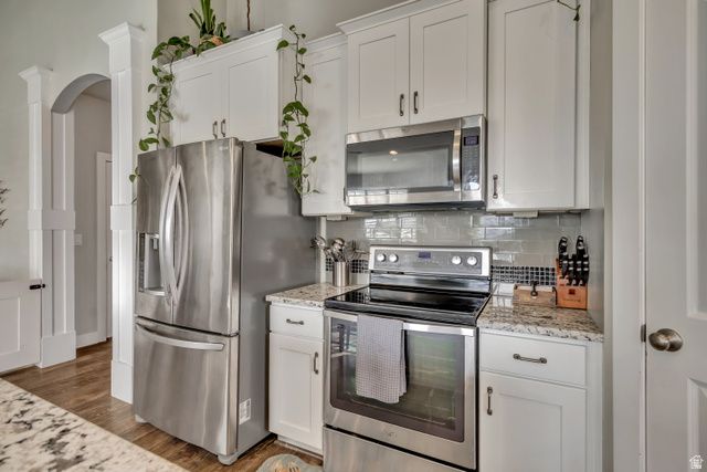 1877 W KAMARI DR, South Jordan, UT 84095