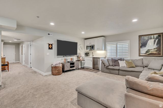 1877 W KAMARI DR, South Jordan, UT 84095