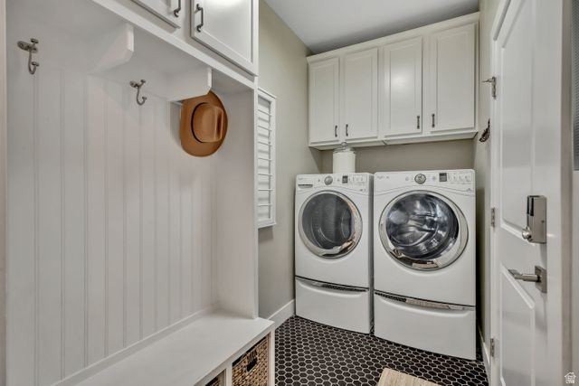 1877 W KAMARI DR, South Jordan, UT 84095