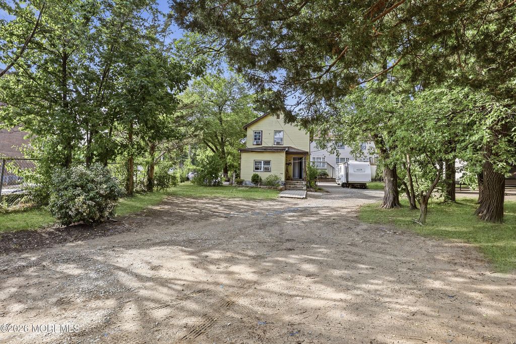 211 4th Street, Lakewood, NJ 08701
