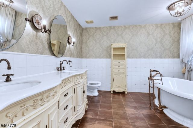 5 Nalesnik Dr, Fairfield Twp., NJ 07004