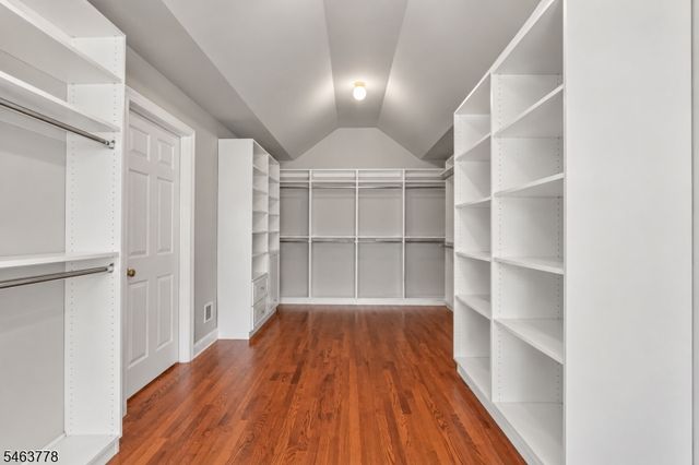 5 Nalesnik Dr, Fairfield Twp., NJ 07004