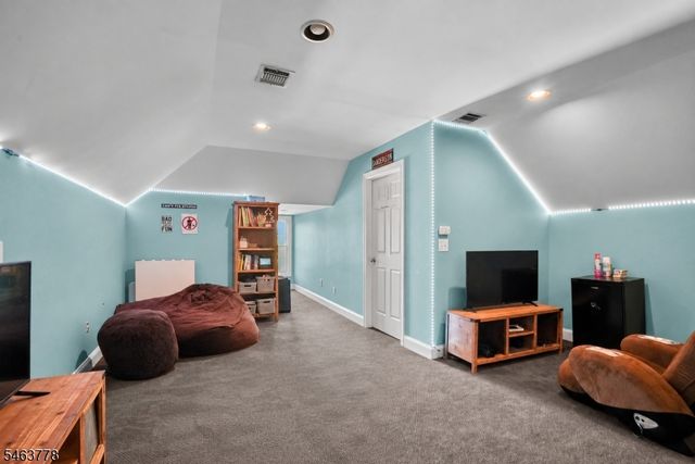 5 Nalesnik Dr, Fairfield Twp., NJ 07004