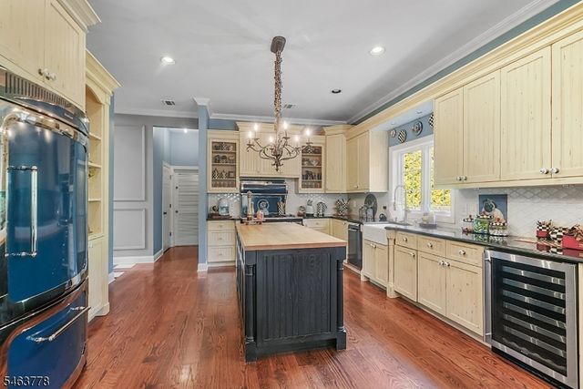 5 Nalesnik Dr, Fairfield Twp., NJ 07004