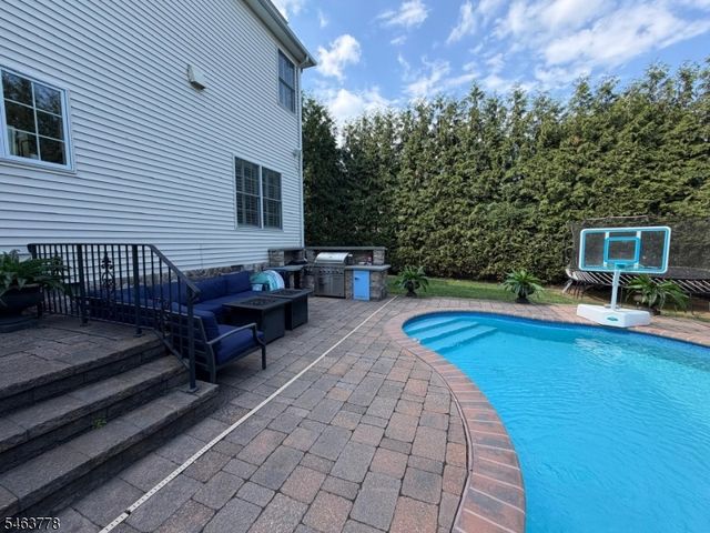 5 Nalesnik Dr, Fairfield Twp., NJ 07004
