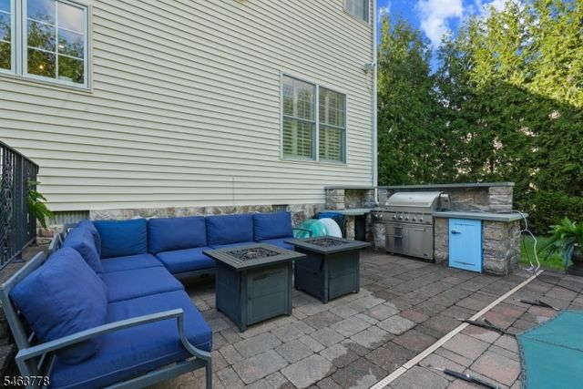 5 Nalesnik Dr, Fairfield Twp., NJ 07004